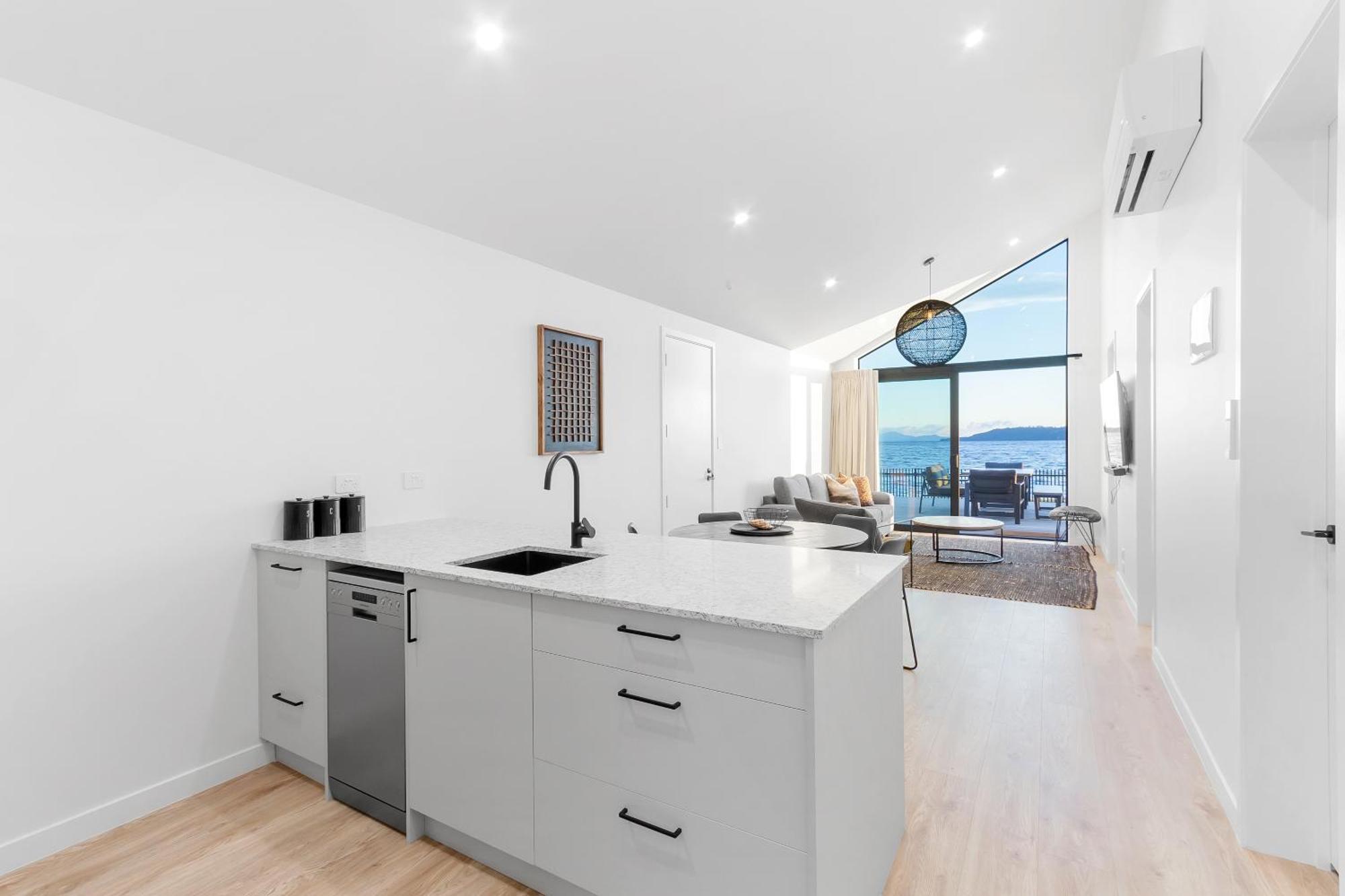 Absolute Lakefront House Taupo Exterior foto