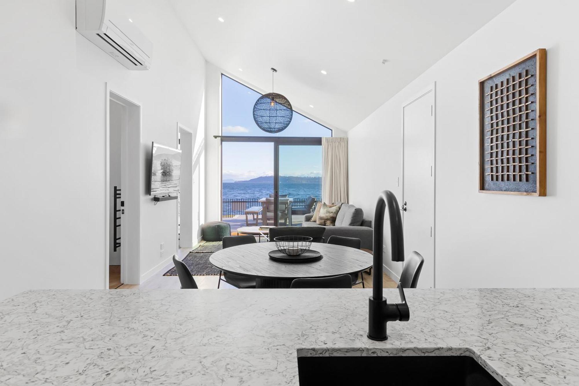 Absolute Lakefront House Taupo Exterior foto